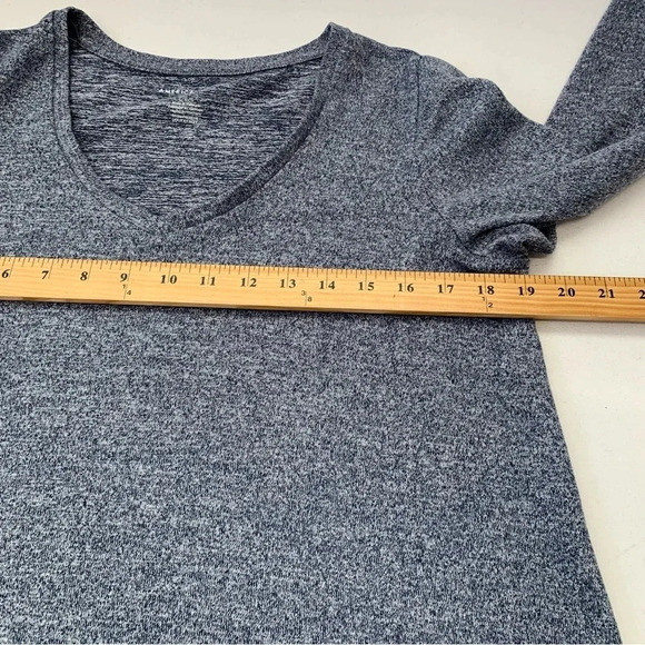 American Eagle Top Woman Large Soft Sexy‎ Blue Plush Long Sleeve V Neck Classic - Picture 7 of 9